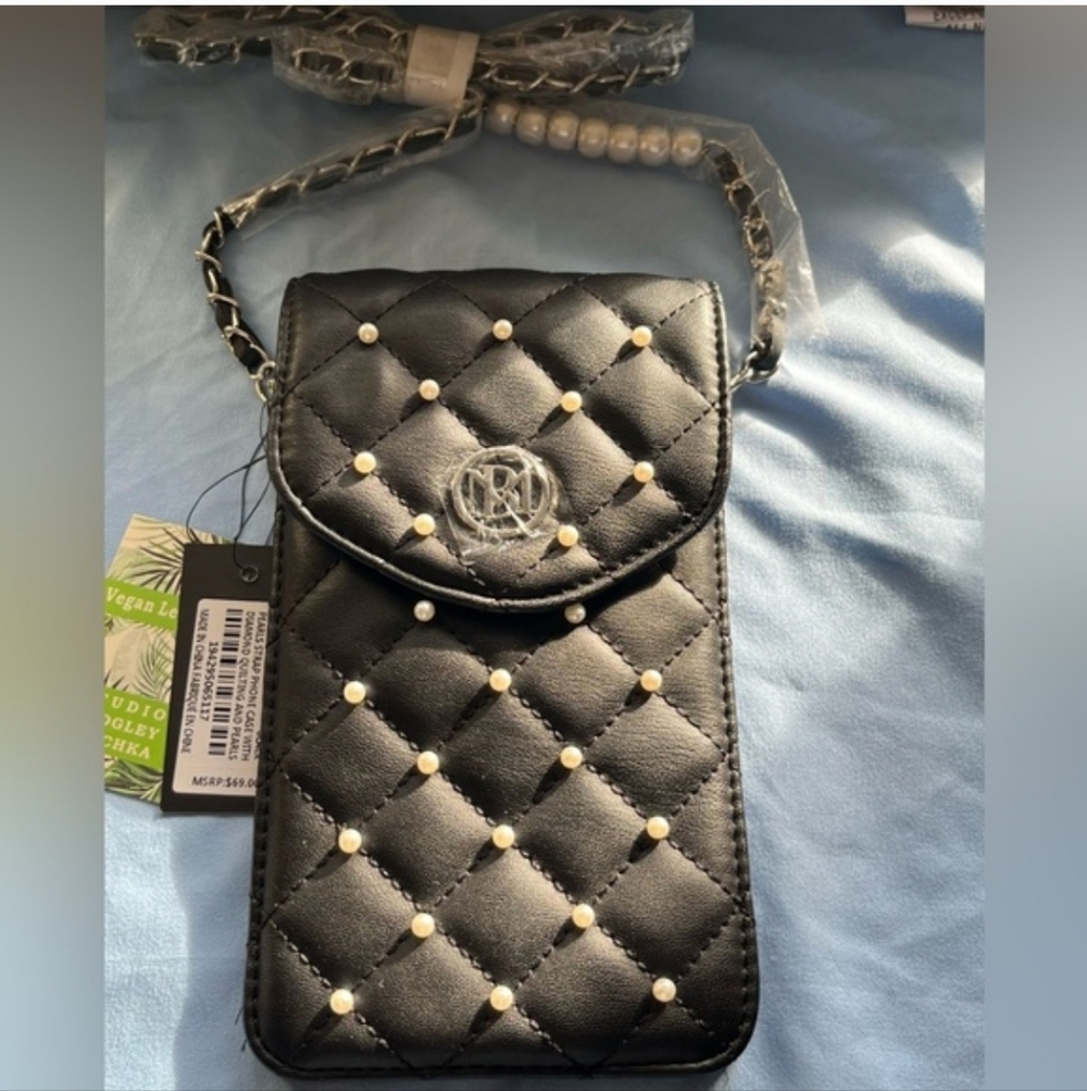 Badgley Mischka   Elegant Black Quilted Crossbody Bag